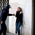 Un policía intentando ligar